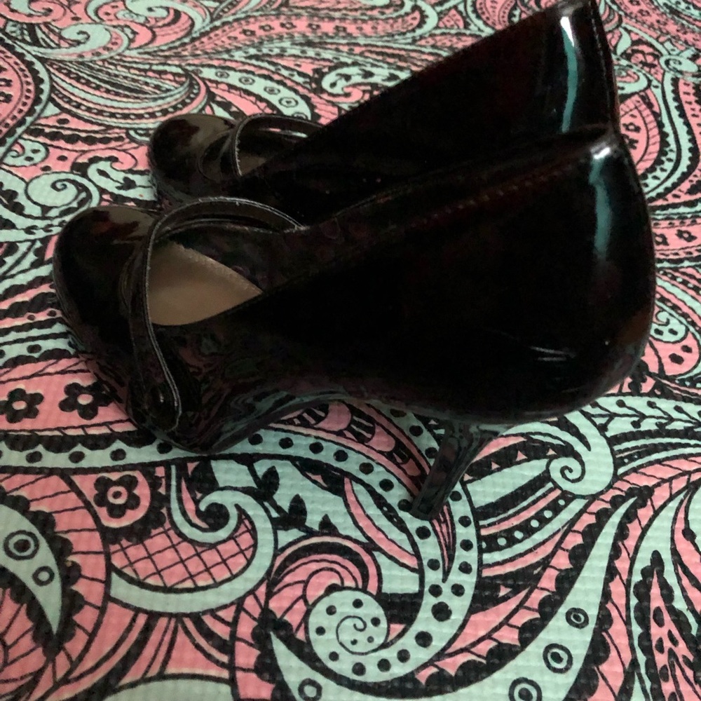 Pumps - Picture 2 of 3